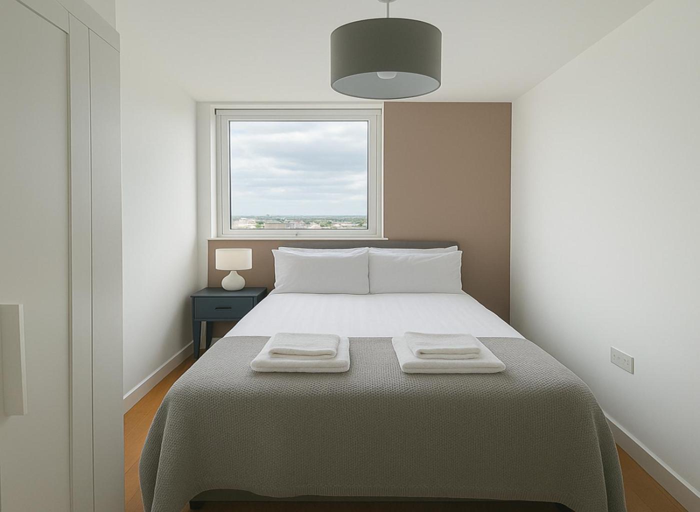 2 Bed Flat Near Westfield
